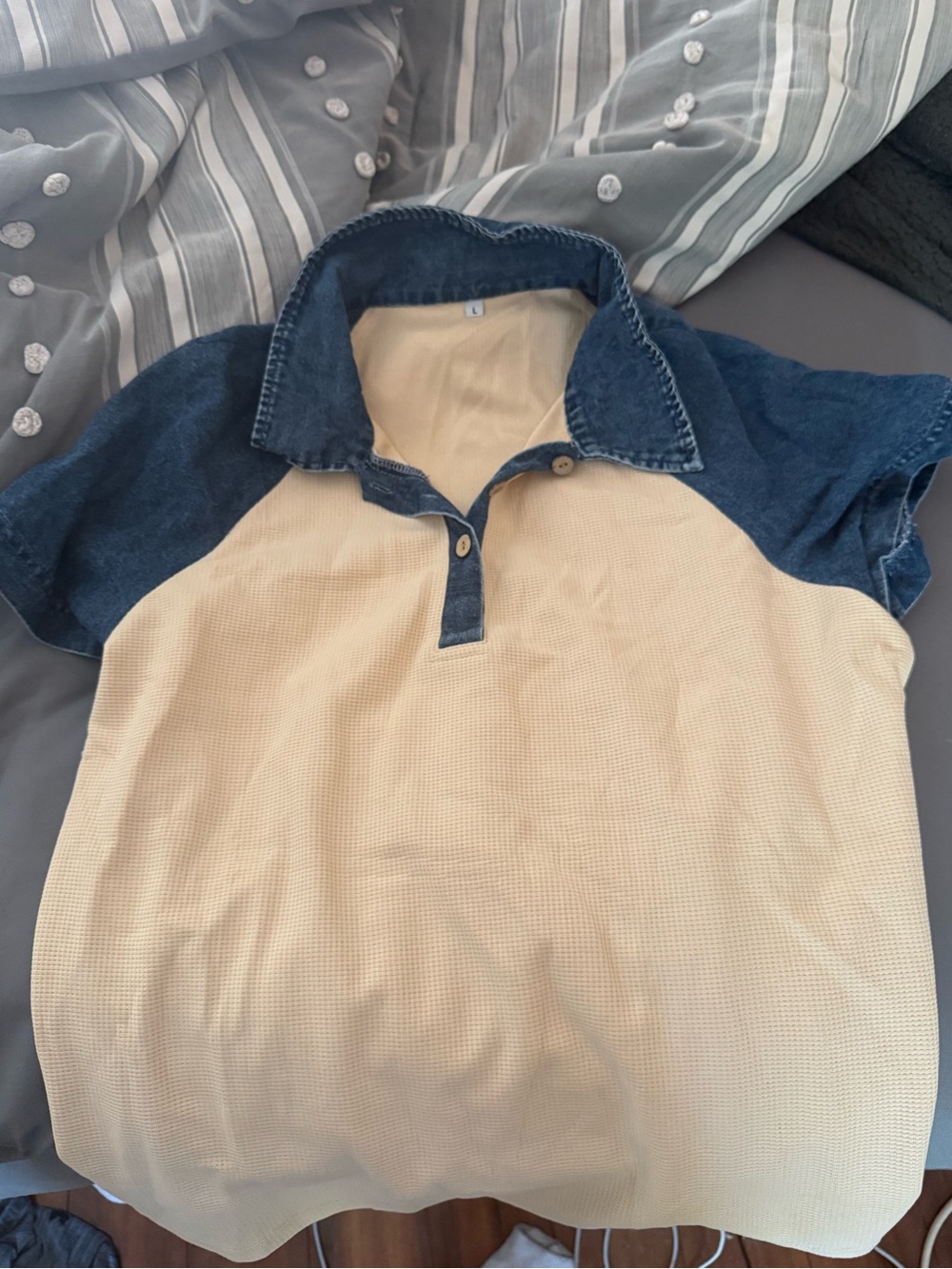 Short Sleeve Polo Top in Cream and Blue